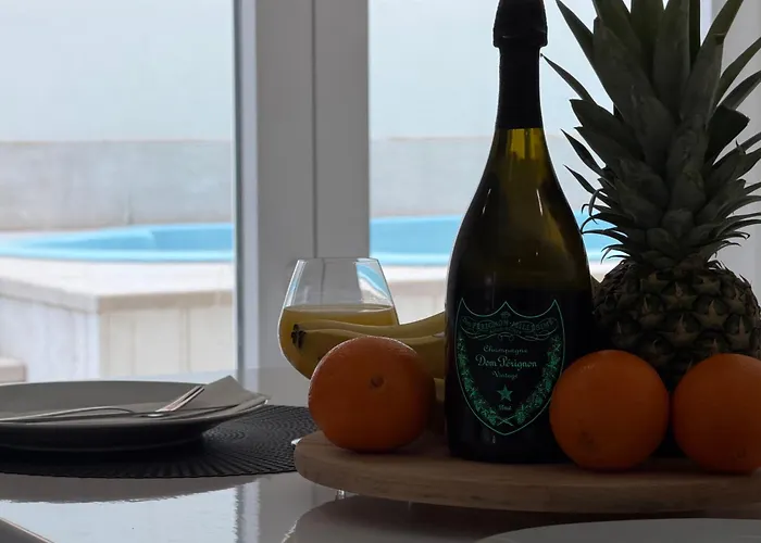 Luxury Oasis With Private Pool & Parking * 斯普利特