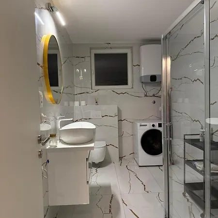 Appartamento Luxury Oasis With Private Pool & Parking